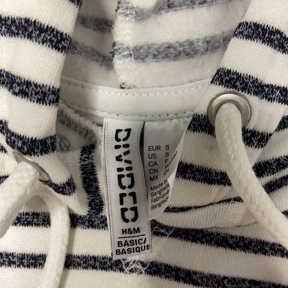 H&M Stripe Cropped Hoodie - Picture 10 of 11